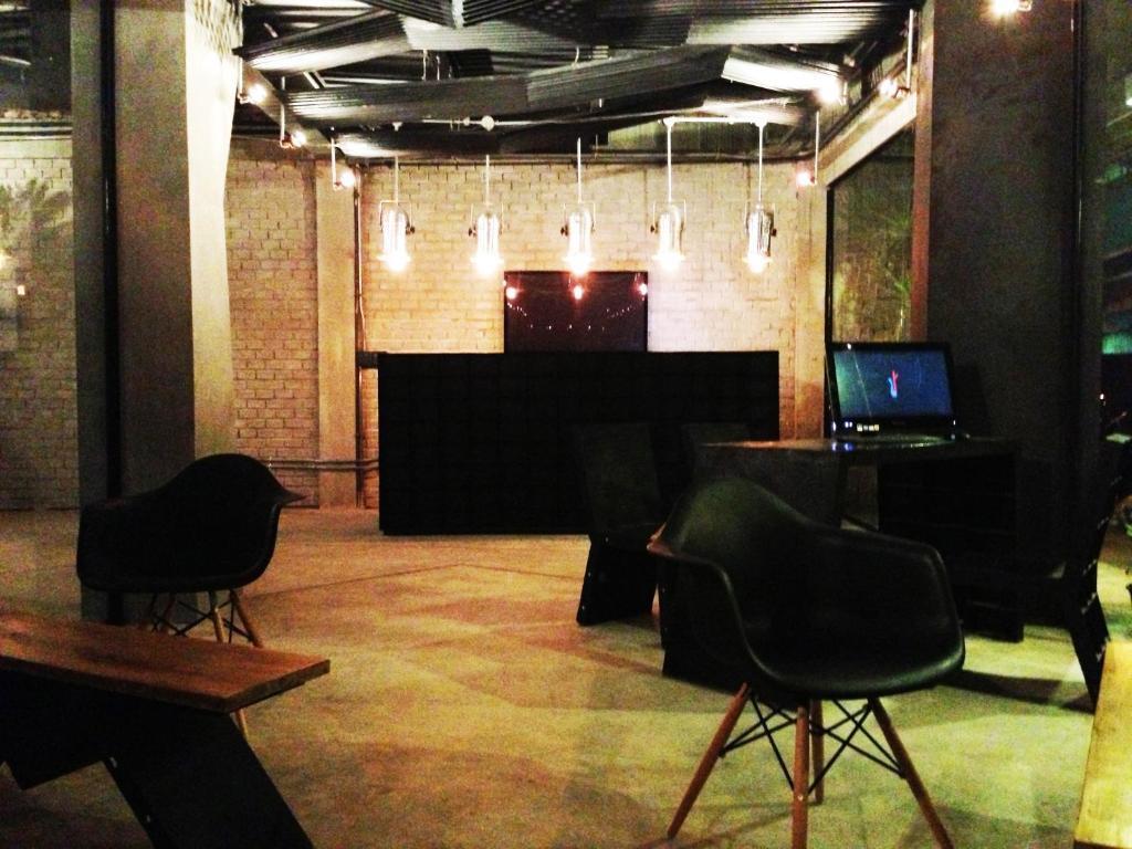 Thrive The Hostel : Patpong By The Belle Bangkok Ngoại thất bức ảnh