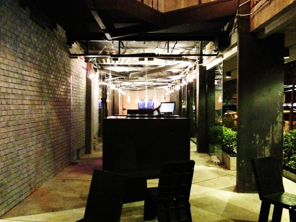 Thrive The Hostel : Patpong By The Belle Bangkok Ngoại thất bức ảnh