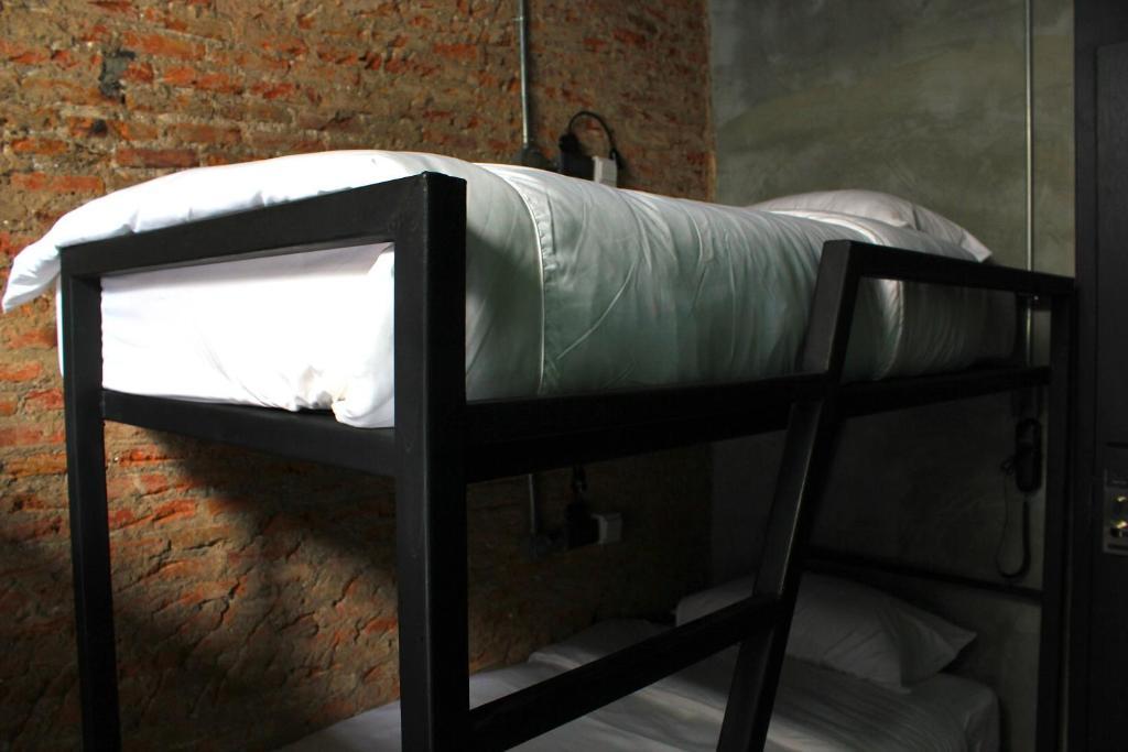 Thrive The Hostel : Patpong By The Belle Bangkok Ngoại thất bức ảnh