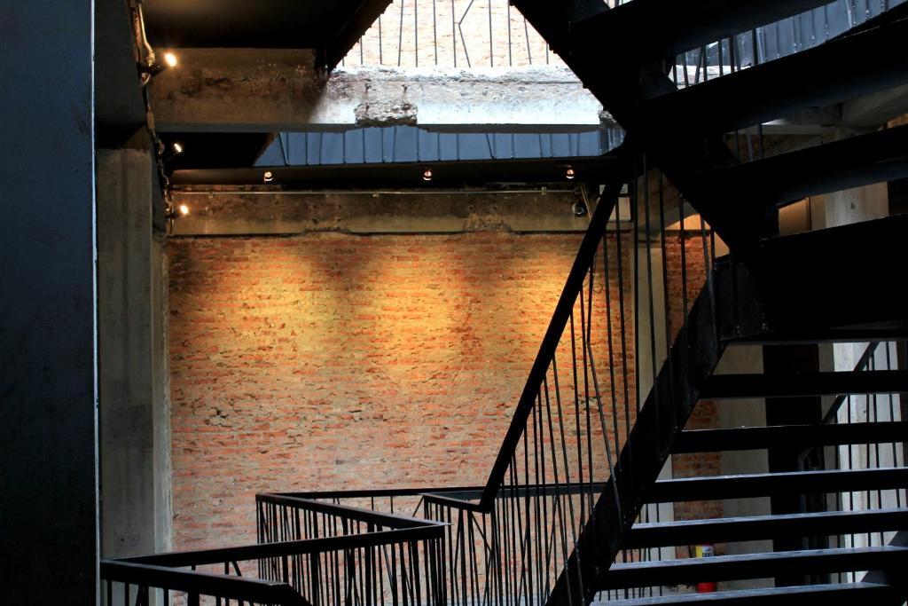 Thrive The Hostel : Patpong By The Belle Bangkok Ngoại thất bức ảnh