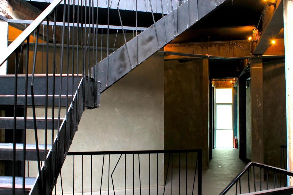 Thrive The Hostel : Patpong By The Belle Bangkok Ngoại thất bức ảnh